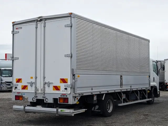 いすゞ フォワード 2PG-FRR90S2(2WD)の写真5