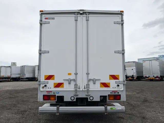 いすゞ フォワード 2PG-FRR90S2(2WD)の写真6