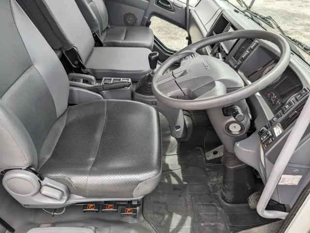 いすゞ フォワード 2PG-FRR90S2(2WD)の写真40
