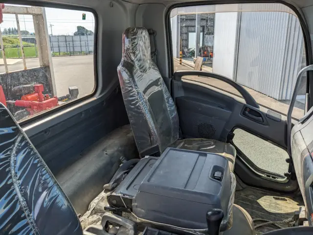 いすゞ フォワード 2PG-FRR90S1(2WD)の写真33