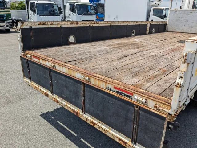 いすゞ フォワード 2PG-FRR90S1(2WD)の写真15