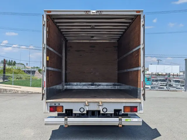 いすゞ フォワード 2PG-FRR90S2(2WD)の写真9