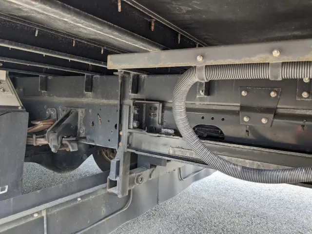 いすゞ フォワード 2PG-FRR90S2(2WD)の写真11