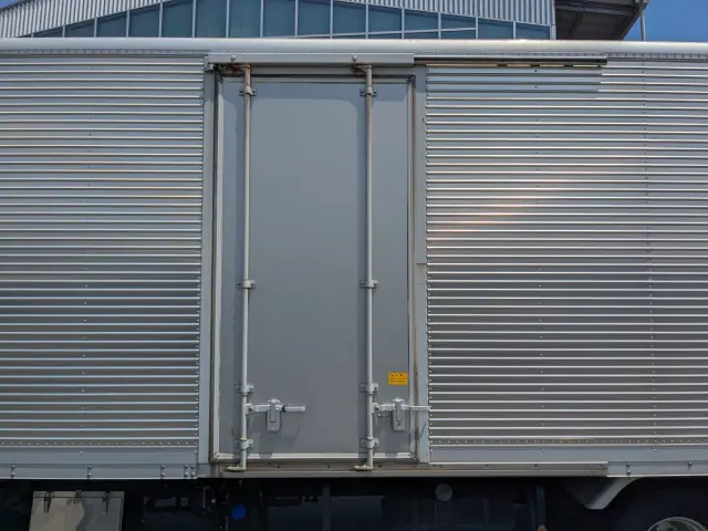 いすゞ フォワード 2PG-FRR90S2(2WD)の写真14