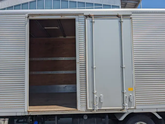 いすゞ フォワード 2PG-FRR90S2(2WD)の写真15