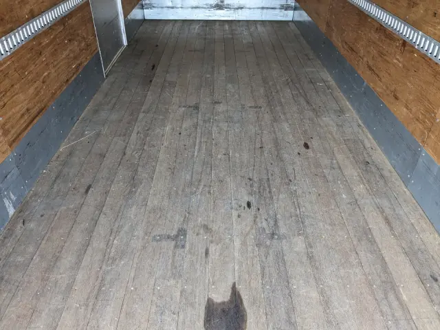 いすゞ フォワード 2PG-FRR90S2(2WD)の写真22