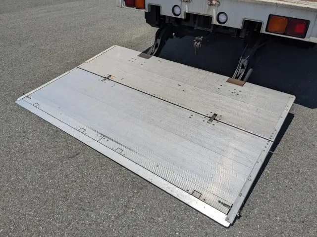 いすゞ フォワード 2PG-FRR90S2(2WD)の写真31