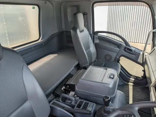 いすゞ フォワード 2PG-FRR90S2(2WD)の写真34