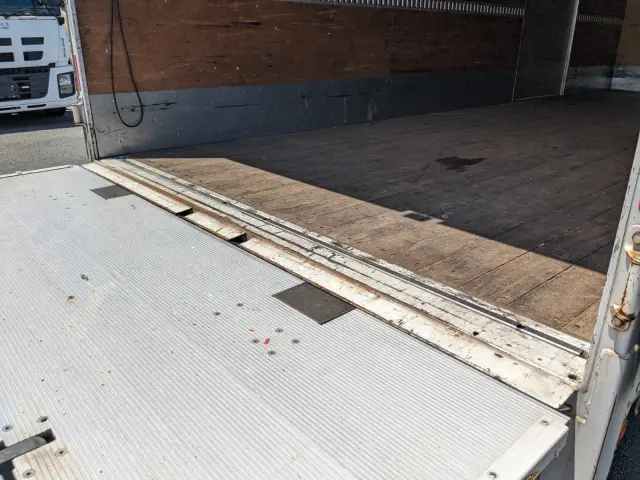 いすゞ フォワード 2PG-FRR90S2(2WD)の写真35