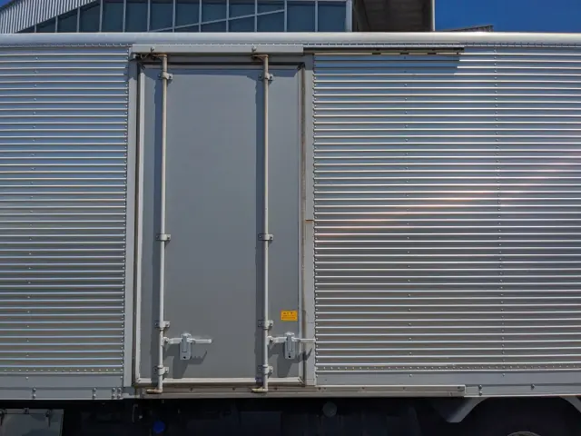 いすゞ フォワード 2PG-FRR90S2(2WD)の写真14