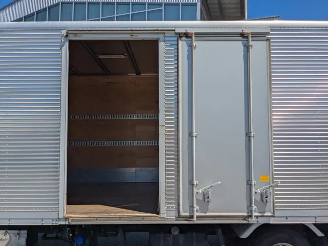 いすゞ フォワード 2PG-FRR90S2(2WD)の写真15