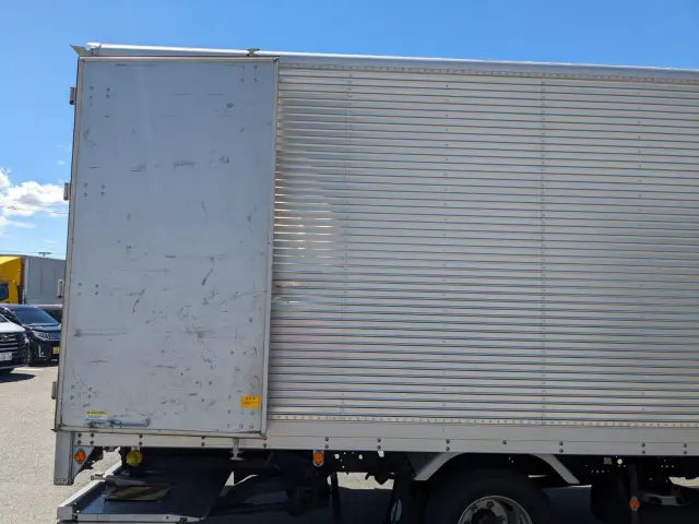 いすゞ フォワード 2PG-FRR90S2(2WD)の写真16