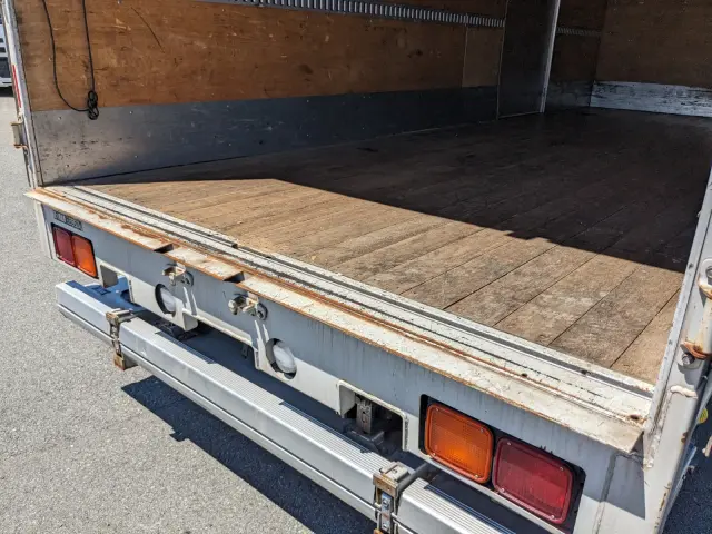 いすゞ フォワード 2PG-FRR90S2(2WD)の写真20