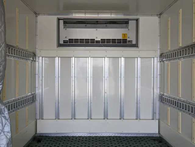 三菱 キャンター TPG-FEB80(2WD)の写真17