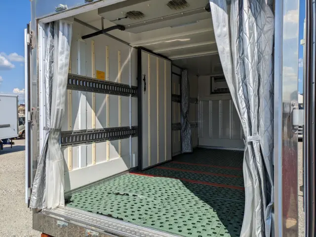 三菱 キャンター TPG-FEB80(2WD)の写真21