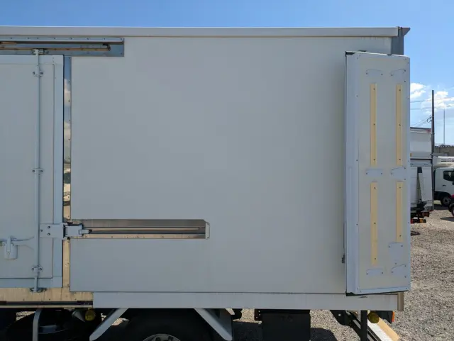 三菱 キャンター TPG-FEB80(2WD)の写真22