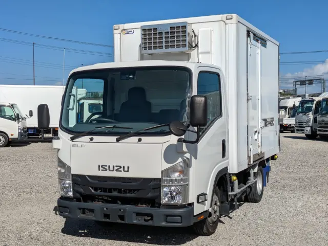 いすゞ エルフ TPG-NLR85AN(2WD)の写真1