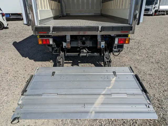 いすゞ エルフ TPG-NPR85AN(2WD)の写真14