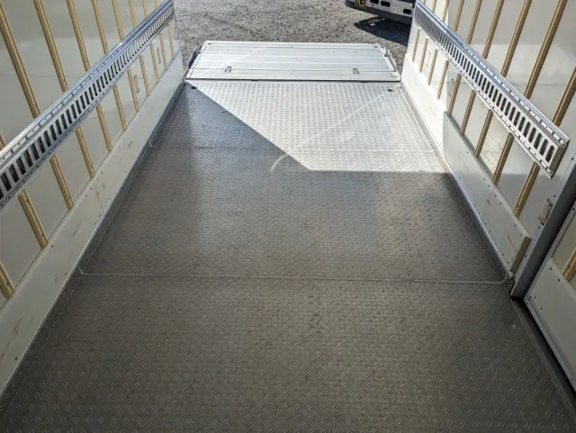 いすゞ エルフ TPG-NPR85AN(2WD)の写真18