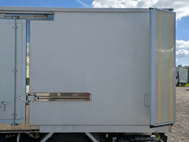 いすゞ エルフ TPG-NPR85AN(2WD)の写真21