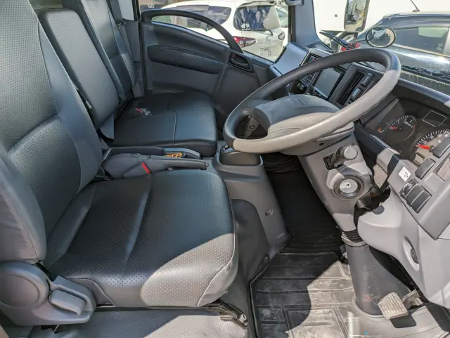 いすゞ エルフ TPG-NPR85AN(2WD)の写真38