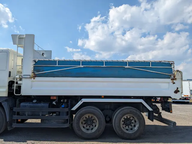 日野 プロフィア QPG-FS1AKDA(6x4)の写真21