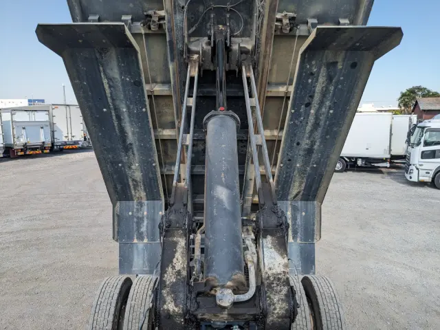 日野 プロフィア QPG-FS1AKDA(6x4)の写真33