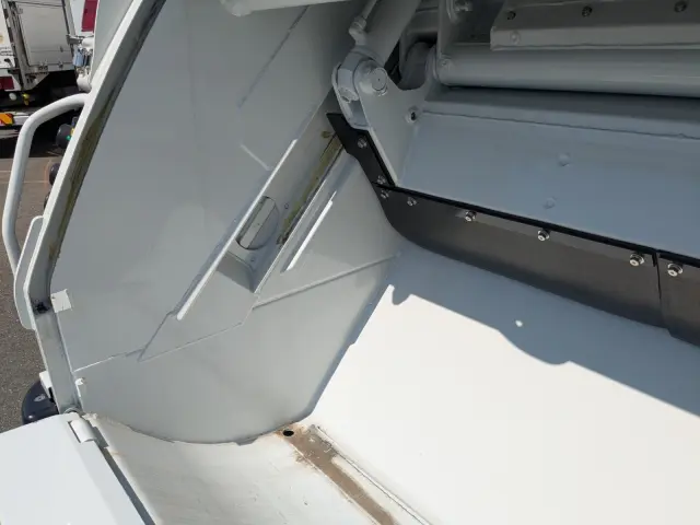 三菱 キャンター 2RG-FEAV0(2WD)の写真14