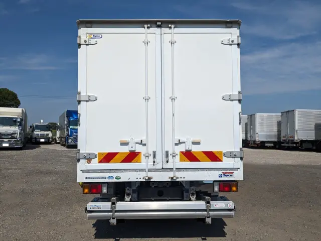 いすゞ エルフ TPG-NPR85AN(2WD)の写真6