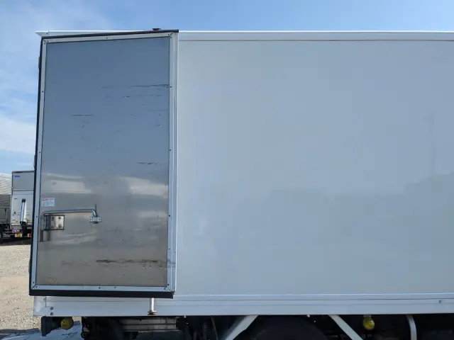 いすゞ エルフ TPG-NPR85AN(2WD)の写真32