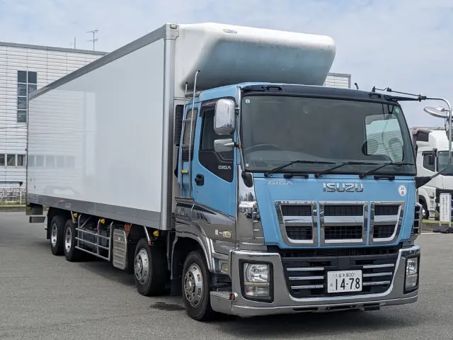 いすゞ ギガ QKG-CYJ77A(8x4)の写真3