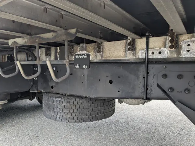 いすゞ ギガ QKG-CYJ77A(8x4)の写真11