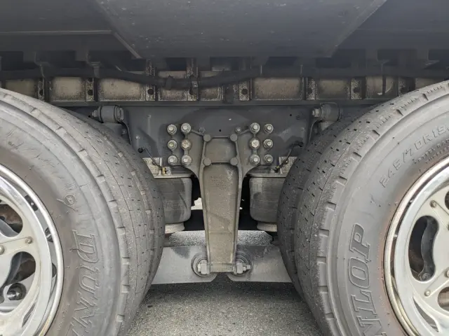 いすゞ ギガ QKG-CYJ77A(8x4)の写真12