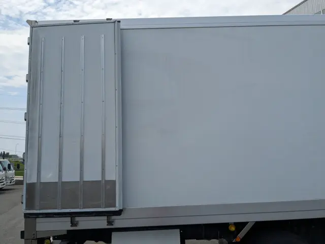 いすゞ ギガ QKG-CYJ77A(8x4)の写真19