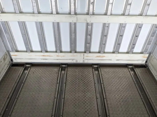 いすゞ ギガ QKG-CYJ77A(8x4)の写真25