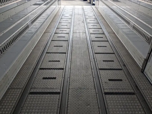 いすゞ ギガ QKG-CYJ77A(8x4)の写真27