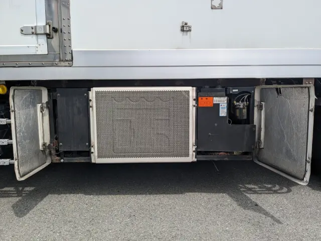 いすゞ ギガ QKG-CYJ77A(8x4)の写真32