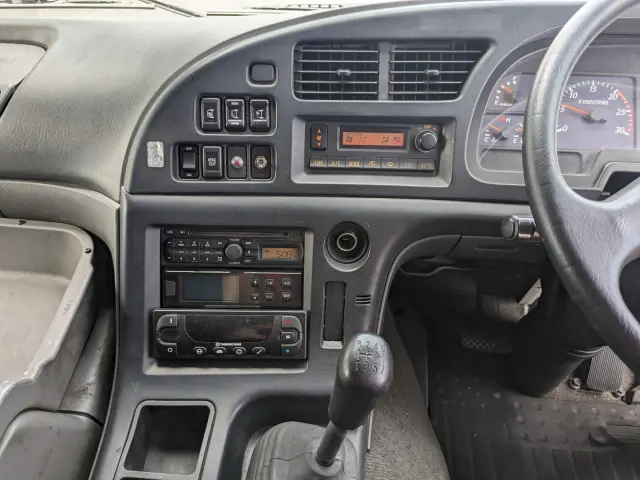 いすゞ ギガ QKG-CYJ77A(8x4)の写真36