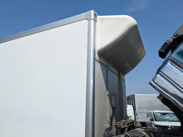 いすゞ ギガ QKG-CYJ77A(8x4)の写真45