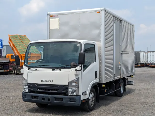 いすゞ エルフ TPG-NPR85AN(2WD)の写真1