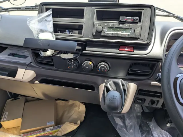 三菱 キャンター 2RG-FEAV0(2WD)の写真23