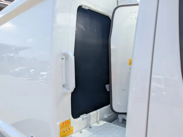 三菱 キャンター 2RG-FEAV0(2WD)の写真33