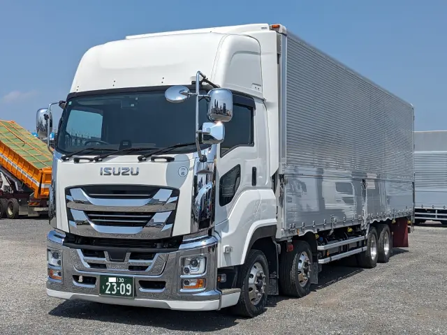 いすゞ ギガ 2PG-CYJ77D(8x4)の写真1