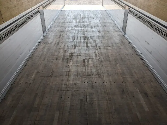 いすゞ ギガ 2PG-CYJ77D(8x4)の写真16
