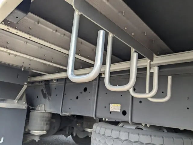 いすゞ ギガ 2PG-CYJ77D(8x4)の写真28
