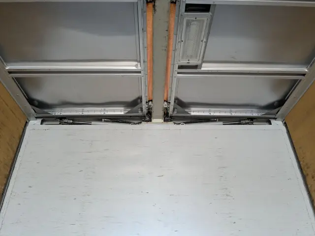 いすゞ ギガ QKG-CYJ77A(8x4)の写真14