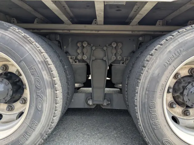 いすゞ ギガ QKG-CYJ77A(8x4)の写真31