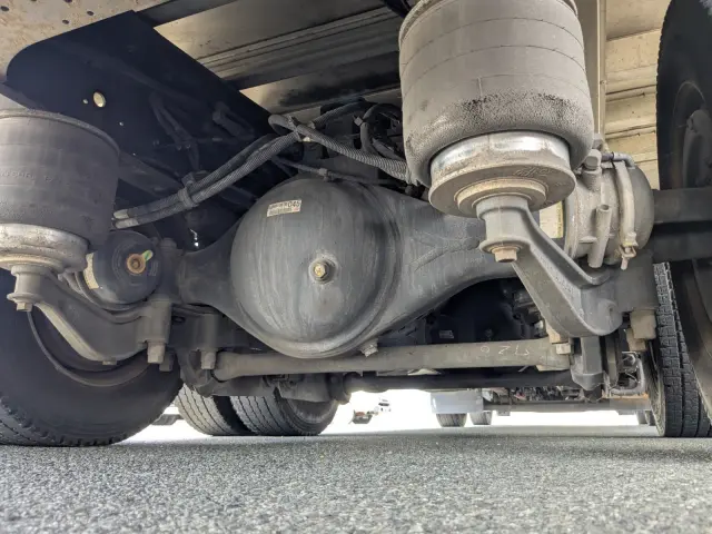いすゞ ギガ QKG-CYJ77A(8x4)の写真36