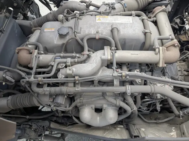 いすゞ ギガ QKG-CYJ77A(8x4)の写真41