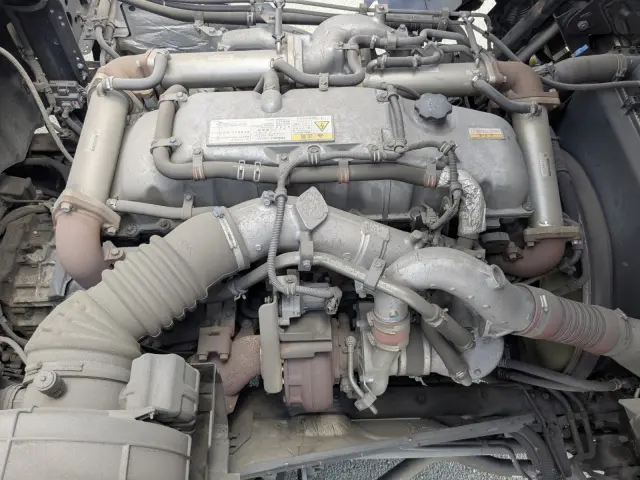 いすゞ ギガ QKG-CYJ77A(8x4)の写真42